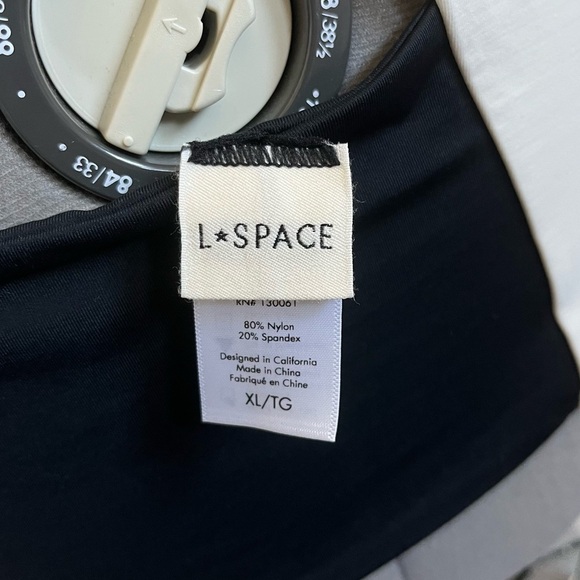 l*space Venus Bikini Top in Black and Cream Size XL - Picture 5 of 5